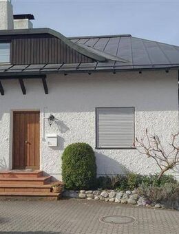 Teilsanierte DHH mit Hobbyraum, Balkon, Garten und Garage, in Gauting - Gauting