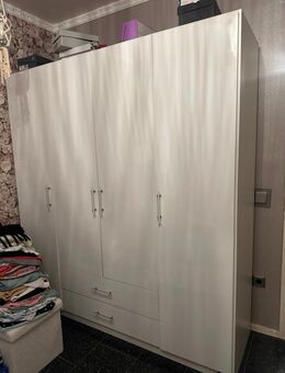 Weißer Schrank von Rauch - Dortmund