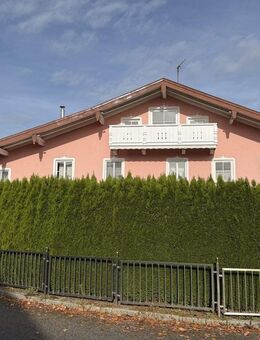 Helle 2,5 Zimmer Dachgeschoss-Ferienwohnung in Seenähe in Taching - Taching (See)