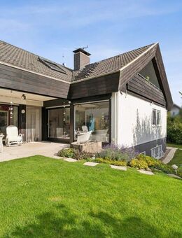 Gepflegtes Zweifamilienhaus/Fertighaus in ruhiger Lage von Nordenstadt - Wiesbaden