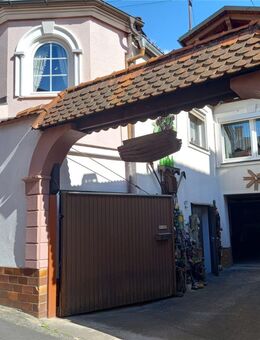 Charmantes Einfamilienhaus mit Potenzial im historischen Altort von Thüngersheim - Thüngersheim