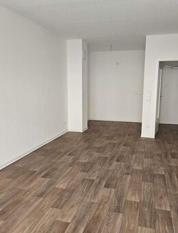 Frisch sanierte 2-Raum-Wohnung / Erstbezug -- großer Balkon - Greifswald