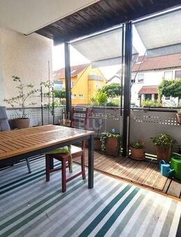 Gepflegt, großzügig, Süd-Balkon, Garage und Stellplatz....... - Weingarten (Baden)