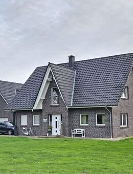 Wunderschönes Einfamilienhaus mit einer 500 qm großen Produktions- Lagerhalle auf einem 3700 qm großem Grundstück. - Goldenstedt