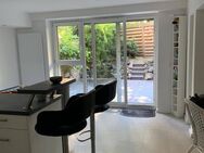 Single oder Pendler - offen gestaltete, modernisierte 2-ZI mit EBK und eigener Terrasse - Düsseldorf