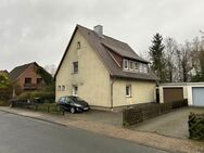 Kapitalanlage ! Vermietetes Zweifamilienhaus mit Balkon, Vollkeller und Garage mitten in Uelzen ! - Uelzen