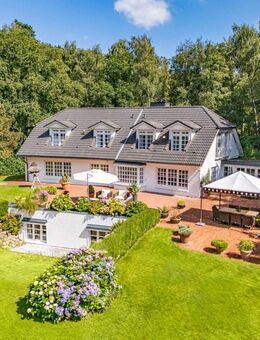 Einzigartiges Anwesen auf Parkgrundstück: Beeindruckender Familiensitz im Klövensteen - Wedel