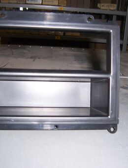MB281757 Radioblende (TYPE E) Mitsubishi Space Wagon - Hannover Vahrenwald-List