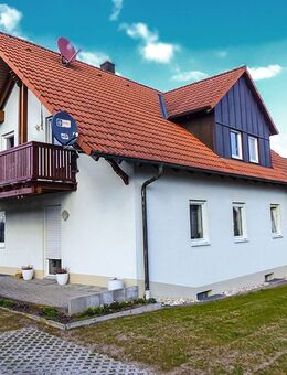 schöne Dachwohnung in attraktiver, ruhiger und sonniger Wohnlage ab 01.01.2026 zu vermieten - Schlüsselfeld