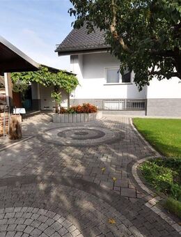 ***Modernisiertes Zwei- bis Dreifamilienhaus in bevorzugter Lage*** - Erlensee