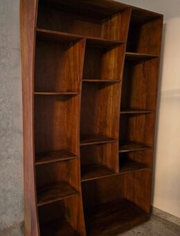 DELIVE Standregal Live-Edge rechts VB 750€ - Rastatt