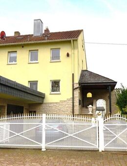 Zwei­familien­haus mit großem Grundstück und Entwicklungspotenzial in ruhiger Lage - Bad Kreuznach