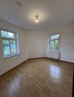 Frisch renovierte 3-Raum-Wohnung mit Einbauküche in Zeitz - Zeitz