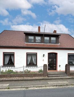 Schönes Einfamilienhaus mit Ausbau- und Entwicklungspotenzial in toller Lage von Achim - Achim