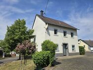 Klein aber oho!!! Einfamilienhaus mit Garage, Werkstatt und Gartengrundstück! - Binsfeld