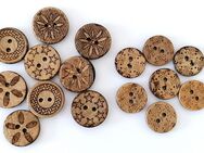 Hübsche runde Knöpfe 2-Loch aus Kokosnuss mit Muster Set 24 - Dahme
