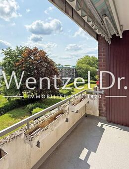 Oben ist es am schönsten! 4-Zimmerwohnung in der Endetage mit 6 m² Loggia! - Großhansdorf