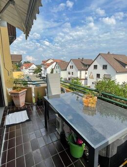 Großzügige Dachgeschosswohnung mit Balkon - Viernheim