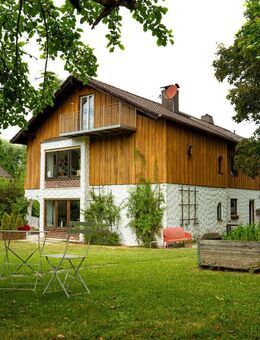 Kapitalanlage oder eigenes Familiendomizil m. traumhaften Garten in Seenähe, modernisiert - Bernried (Starnberger See)