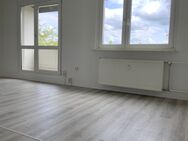 ** kleine 4 Raum Wohnung, alles neu saniert, neugierig - einfach Termin vereinbaren!** - Dessau-Roßlau