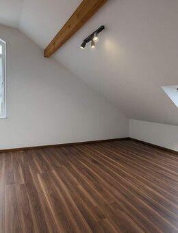 Bezaubernde Dachgeschosswohnung inkl. Stellplatz in Gerlenhofen - Neu Ulm