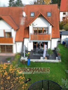 Hochwertiges Reiheneckhaus mit Garage und unverbaubarem Blick! - Hersbruck