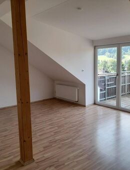 Mieten Sie diese schöne 3 Zimmer DG Wohnung in 94078 Freyung - Freyung