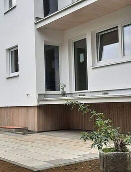 4-Zimmer Wohnung / Haus Erstbezug - ideal für Familien - mit großem Garten am Bach - Rot (Rot)