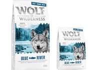 12 + 2 kg gratis! 14 kg Wolf of Wilderness Trockenfutter - Freilandhuhn mit Lachs Adult