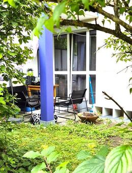 Ruhige, kleine Zwei-Zimmer-Wohnung in guter Wohnlage mit Terrasse und Gartenanteil - München