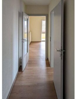 2-Raum-Wohnung, ruhig und im Grünen! Küche und Bad mit Fenster // Südbalkon! - Gera