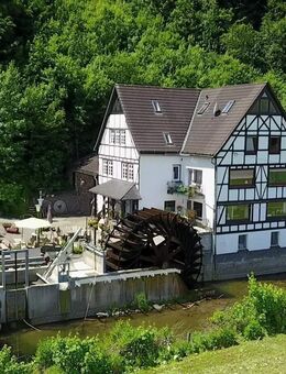 Mühlen-Café (geöffnet) mit Wasserrad plus 4 Wohnungen u. 5 Gästezimmer in Schmallenberg! - Schmallenberg