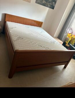 Bett aus Holz - Köln