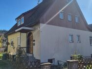Großes Zweifamilienhaus mit Sonnenterrasse in guter Wohnlage - Murrhardt