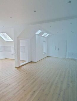 Modernisierte 3-Zimmer-Dachgeschosswohnung - Essen