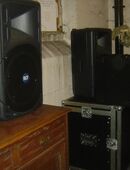 Musikequipment: 2 RTF 322A Aktivboxen, 2 QSC K10Aktivboxen, Rack mit Mischpult etc., Kabelkoffer mit Inhalt in 41515