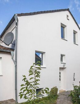 Charmantes Einfamilienhaus mit großzügigem Raumangebot und pflegeleichtem Garten, Notarkosten werden vom Eigentümer bezahlt!!! - Werneuchen