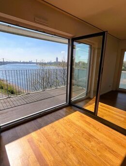 RESERVIERT! Exklusive Traumwohnung mit bester Ausrichtung am Rhein! - Köln