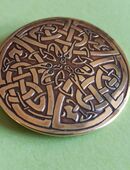 Keltische Schildbrosche, Messing und Ohring in 24340