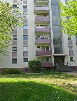 frei + unvermietet Eigentumswohnung mit Balkon, Aufzug & Garage in bester Lage von Laatzen - Laatzen