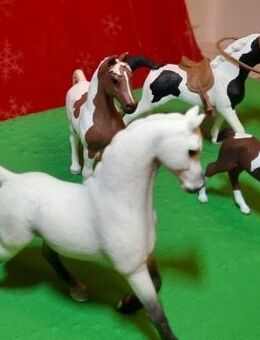 Schleich Pferde mit Sattel - Bernau (Berlin)