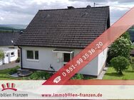 Schmuckstück in Schönberg: lichtdurchflutetes Einfamilienhaus mit 160 m², einzugsbereit, mit Garten und drei Garagen ! - Schönberg (Rheinland-Pfalz)