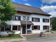 Mehrfamilienhaus mit weitläufiger Grünfläche und Garagengrundstück - Ideal für eine große Familie oder als Mehrgenerationenhaus - Rösch Immobilien - Rheinfelden (Baden)