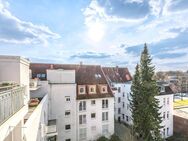 Gepflegte Dachgeschosswohnung, ruhig und zentral mit Dachterrasse, Kamin und Aufzug - Hamburg