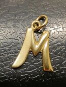 Buchstaben-Anhänger "M"/ 585er Gold - VB 82,90 € in 12357