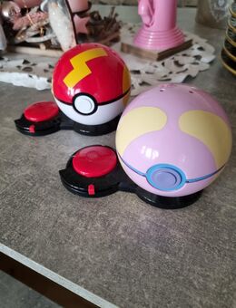 2 Pokemon Bälle - Hemer