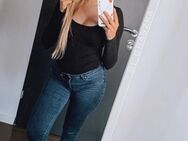 Sibylle 😍bläst gerne liebt es Doggy, 🐣🐔☘️🌹heisse Massagen+Fusserotik+gelbe Brause 🌹🌺 ☀️🌶️ich besuche dich gerne zu Hause oder im Hotel, oder du kommst zu mir - München