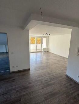 Erstbezug nach Sanierung! Moderne 3-Zimmer-Wohnung in schöner Stadtlage! - Bad Pyrmont
