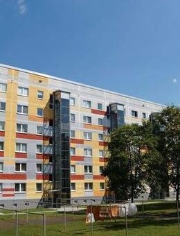 2 Zimmer mit Balkon und Aufzug - Leipzig