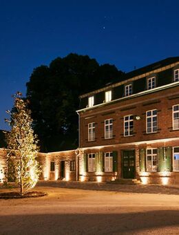 LOFT im luxuriös sanierten Gutshof, 165 qm, 4 SZ, Bad, WC, Einbauküche, Garten&Terrassen, Tiefgarage - Köln